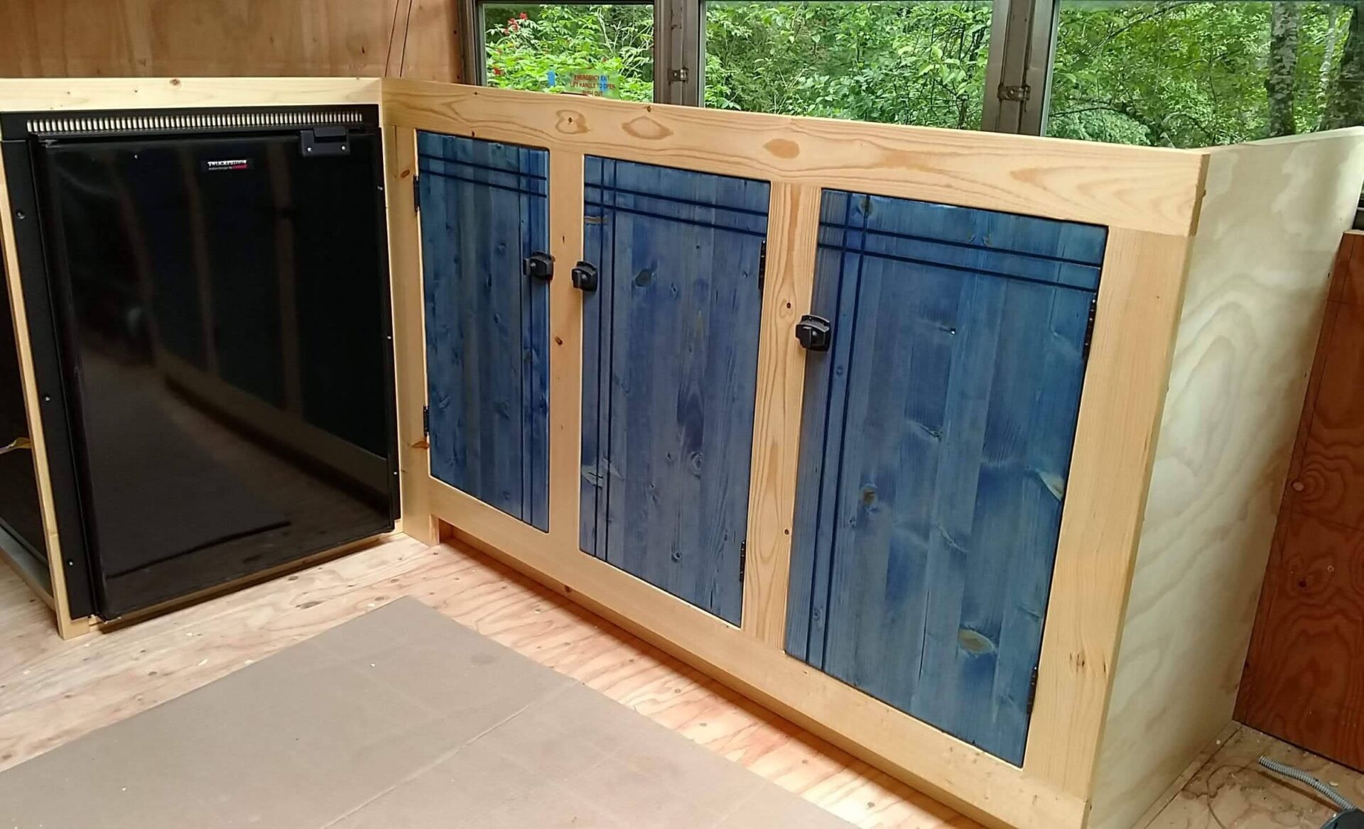 Miles, the Bus – A 28’ 2005 Freightliner/Thomas FS-65 - bus conversion photo