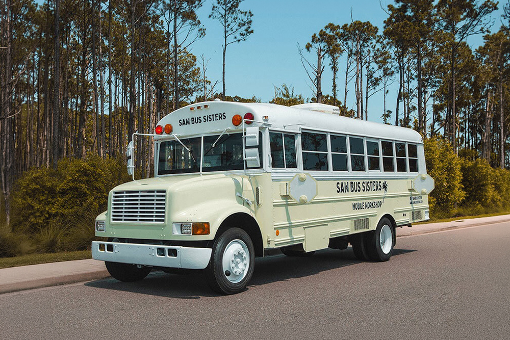 2001 Thomas International 1500 Business Conversion