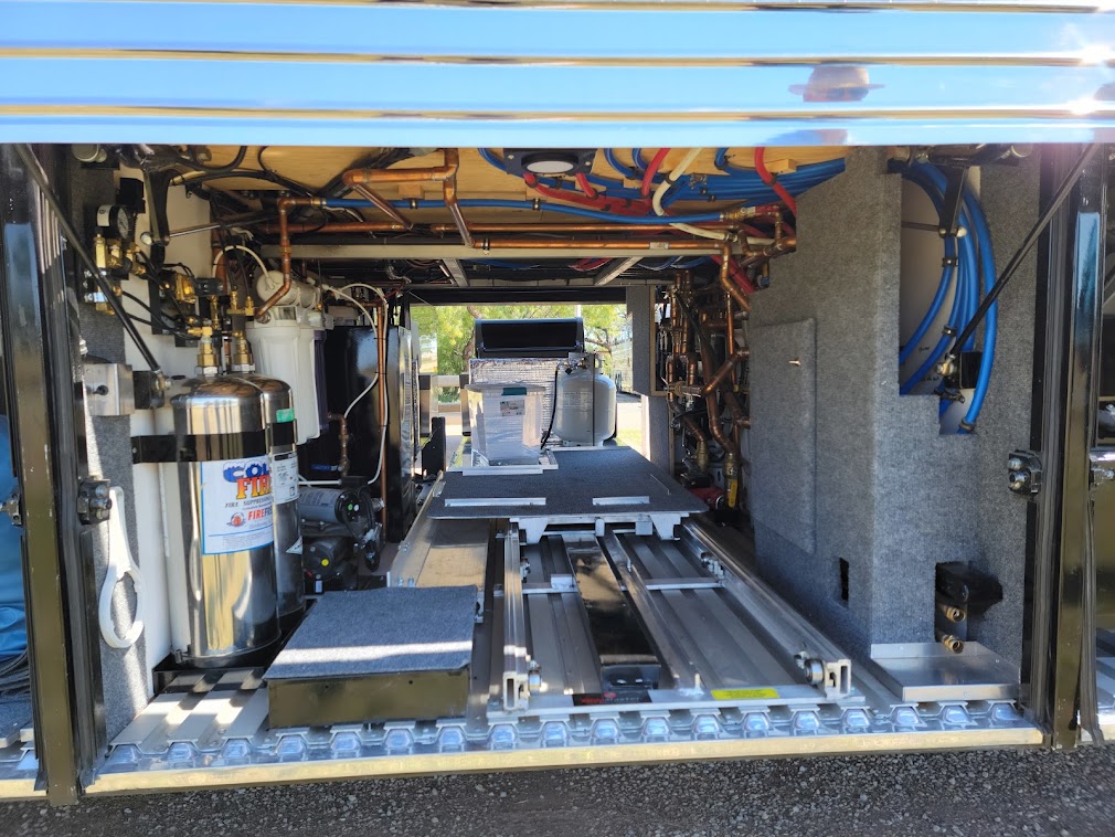 R/O water purification system and slide-out Joey Bed.