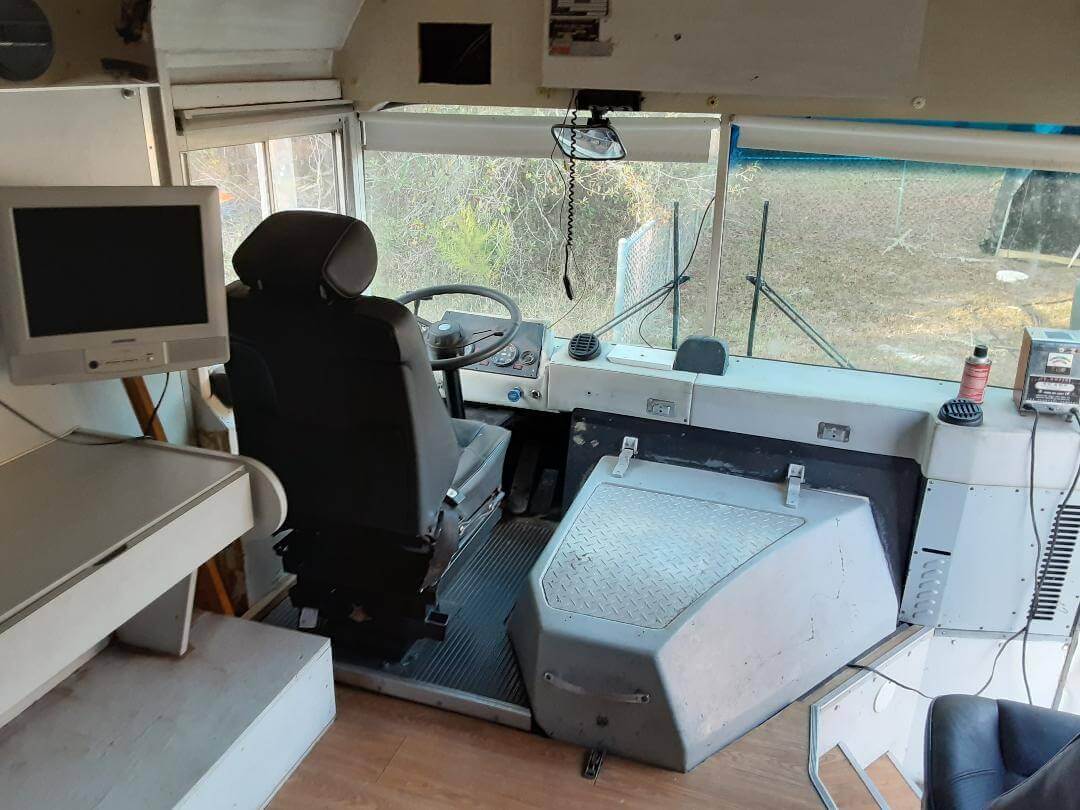bus desk driver