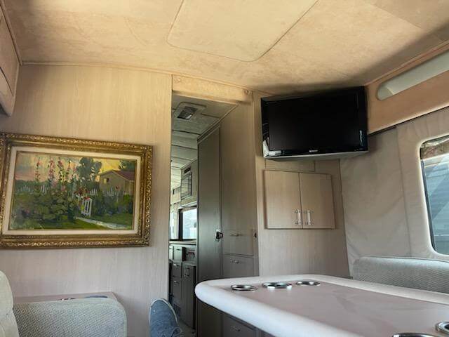 1989 MCI – 102C3-pic-7