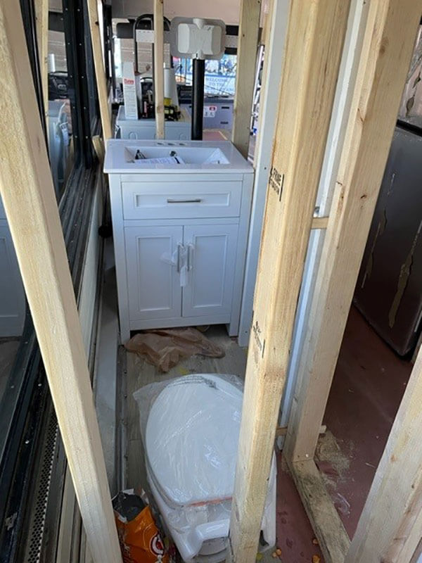 Scrap Yard Rebirth – The IconiCruiser - bus conversion photo