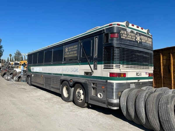 Scrap Yard Rebirth – The IconiCruiser - bus conversion photo