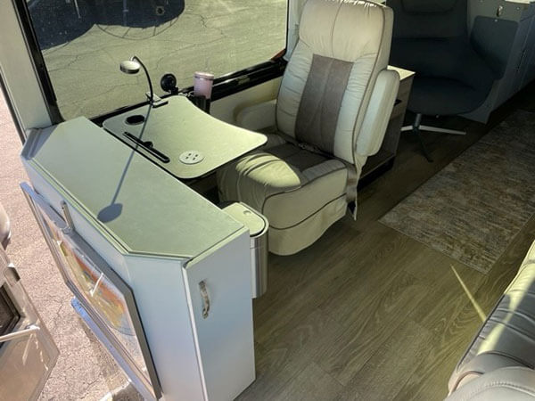 Scrap Yard Rebirth – The IconiCruiser - bus conversion photo