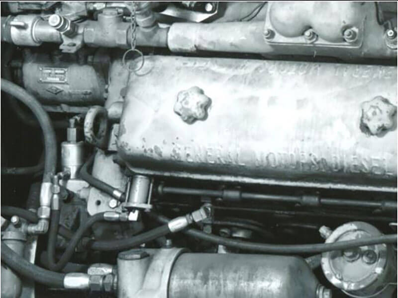 The Left Engine Close-Up
(Courtesy of Charles Wotring, used by permission of Greyhound Lines, Inc.)