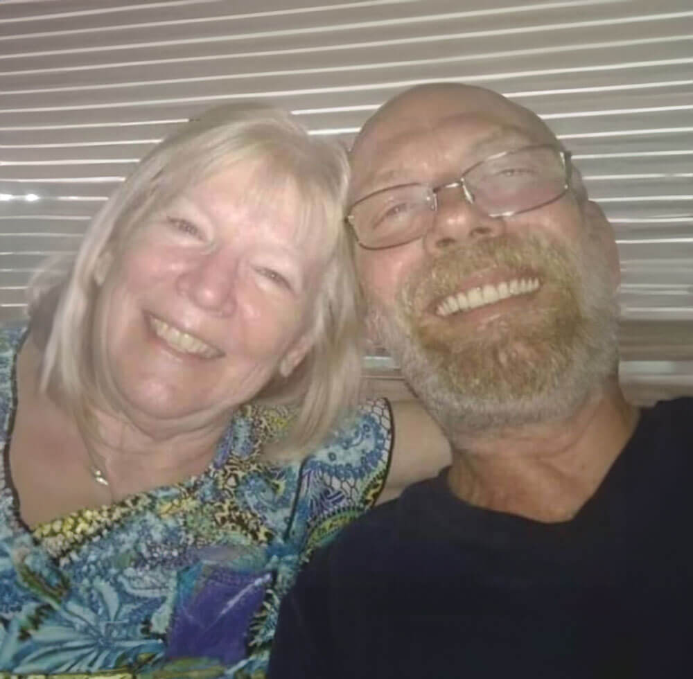 Lee and Roseanna Dove
