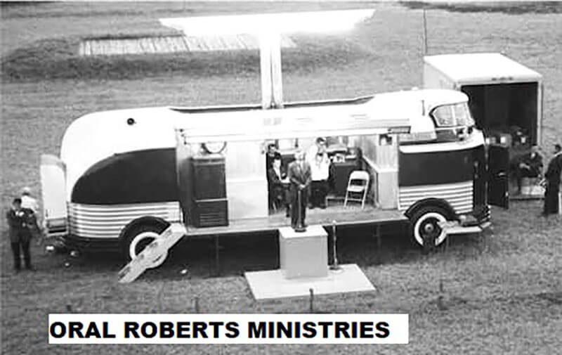 A GM Parade – The Futurliner - bus conversion photo