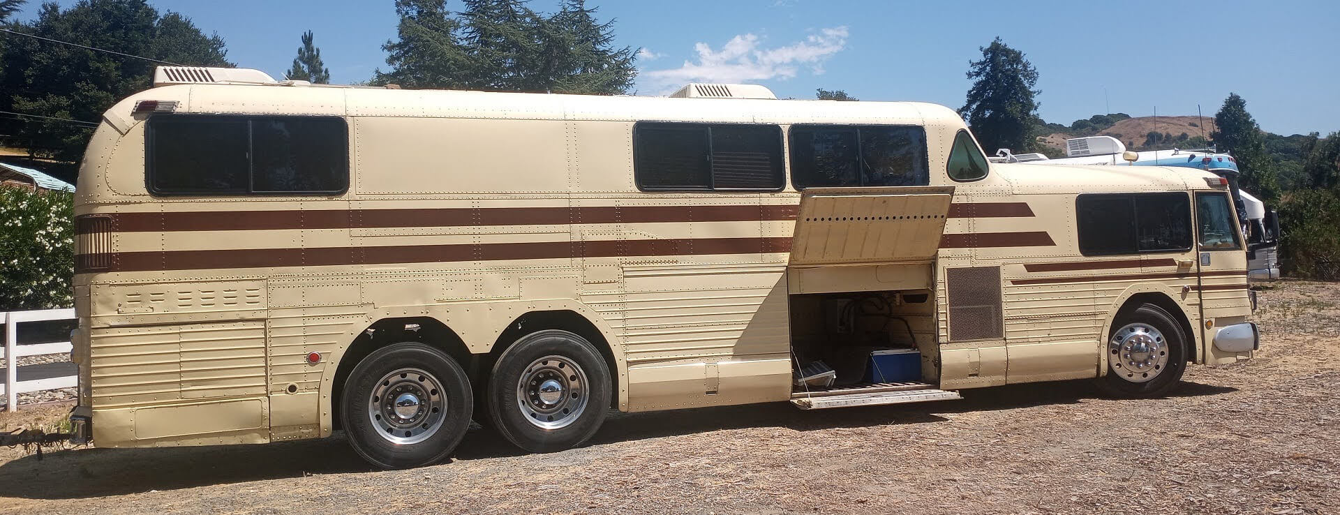 The Bus Conversion Road Travels 2023 Rallies - bus conversion photo