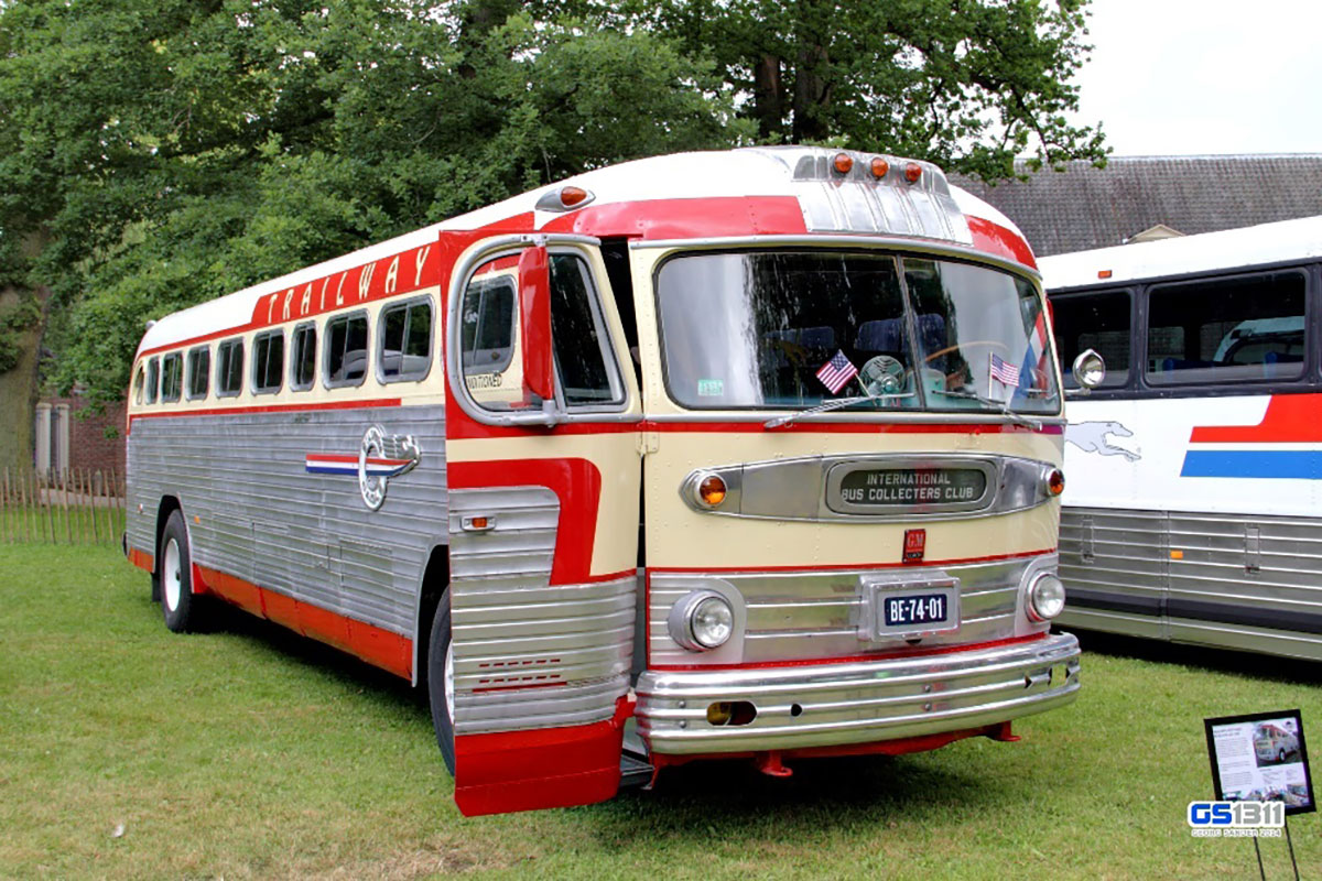 This is a 1952 Trailways passenger bus.  The windows back in the day were much smaller.