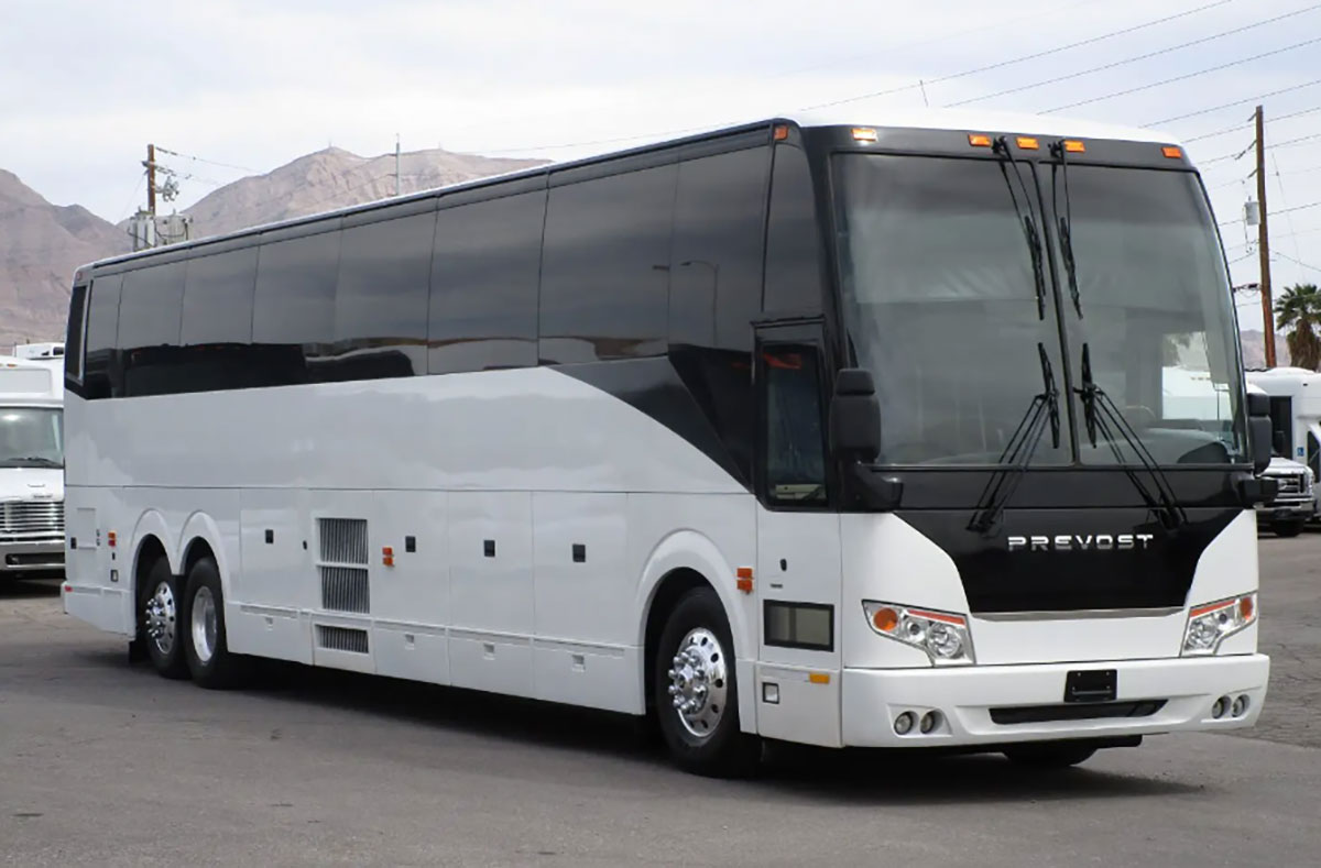This is a 2014 Prevost; these are flush-mounted windows and it is hard to tell where the windows stop and the body panels begin.  