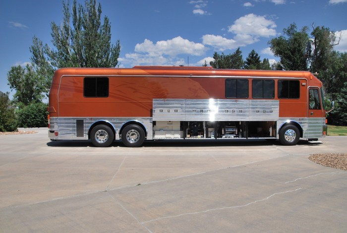 350 Curb Side - Bay Doors Open