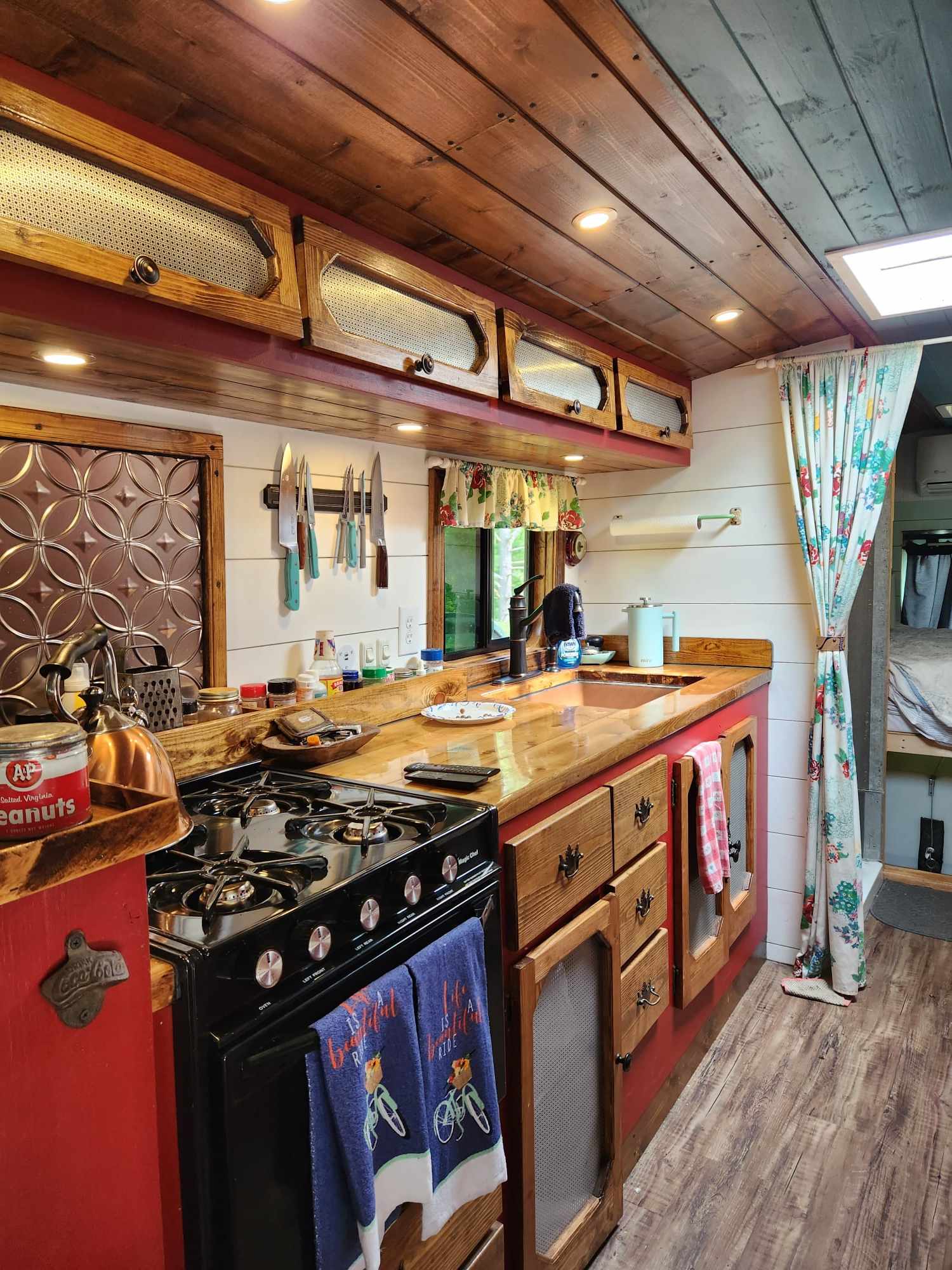 The Bain Bus. A Cozy 30' long, 1998 International Conversion - bus conversion photo