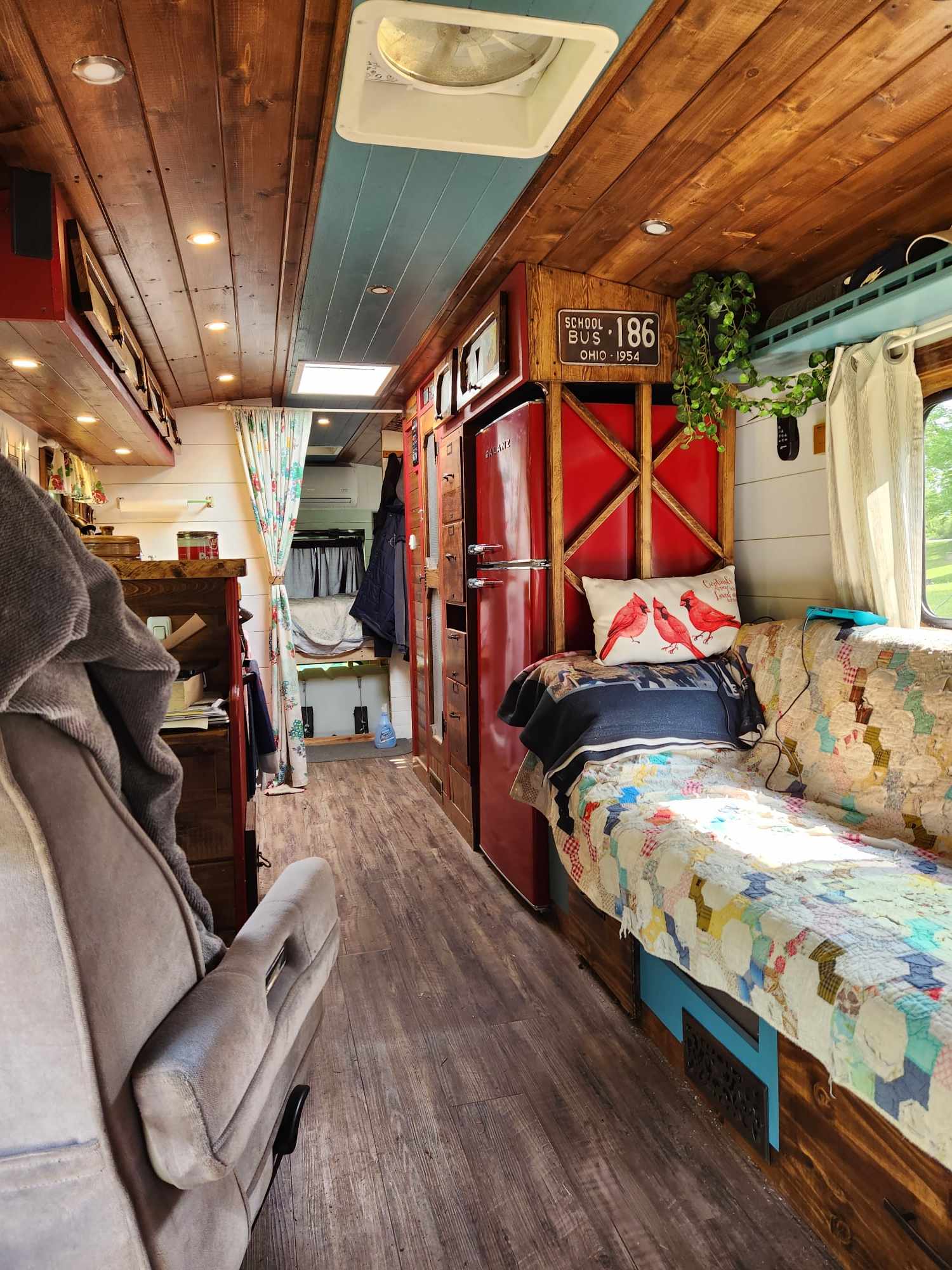 The Bain Bus. A Cozy 30' long, 1998 International Conversion - bus conversion photo