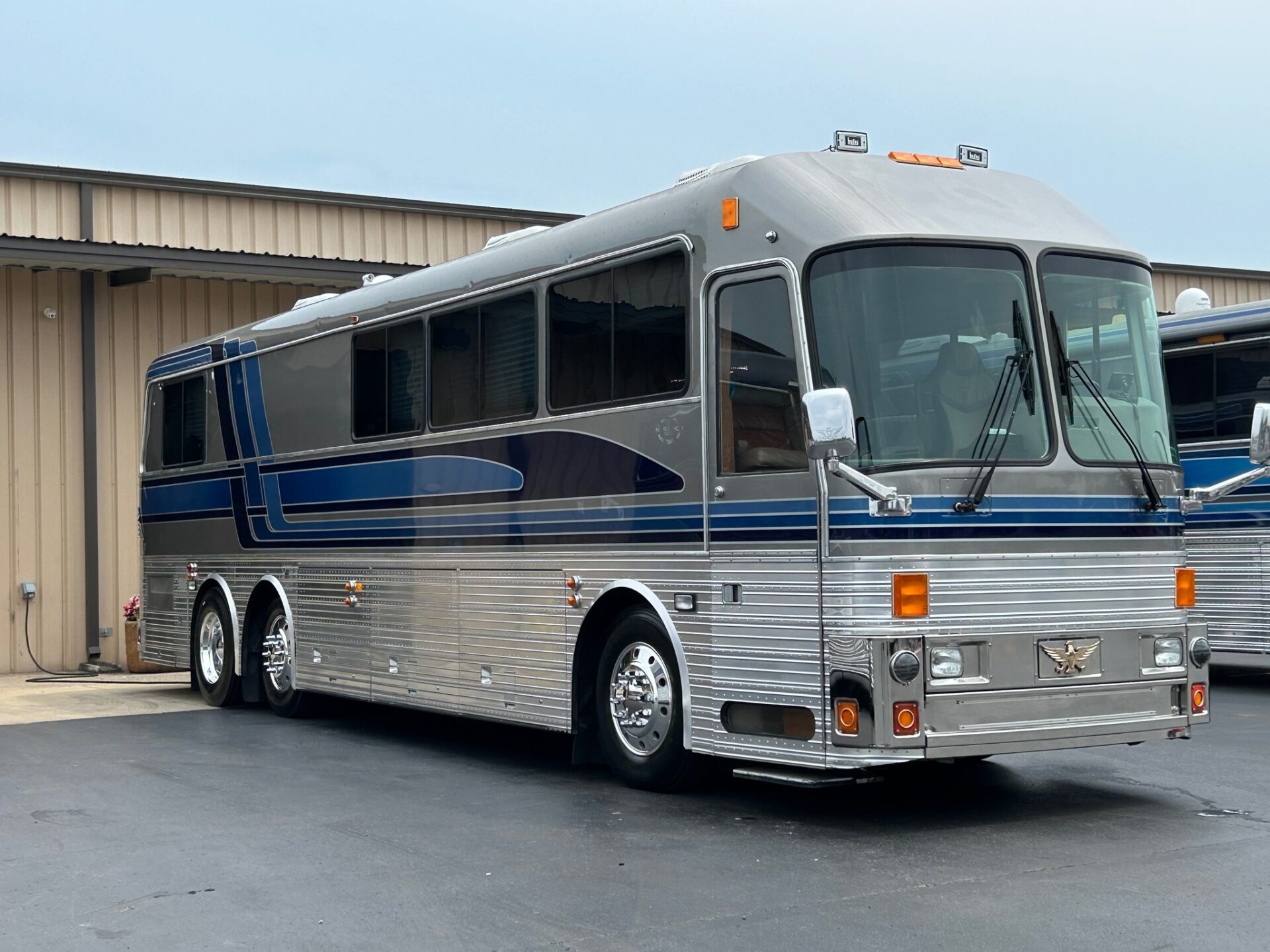 494150955_3480286892104463_1000867771483348435_n The EaglePalooza Rally 2025 in Gallatin, Tennessee - bus conversion photo