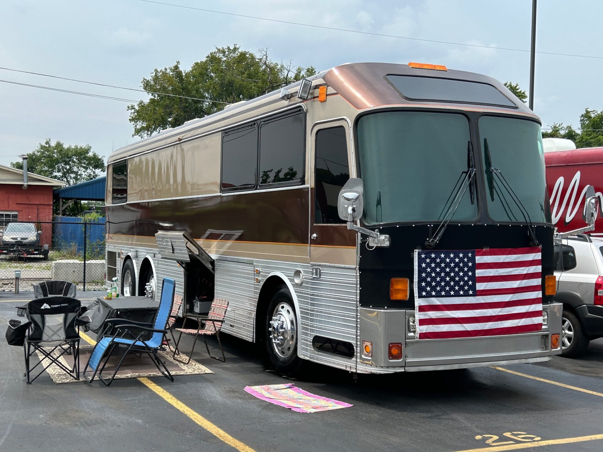 494197392_3480286895437796_4001014876951043751_n The EaglePalooza Rally 2025 in Gallatin, Tennessee - bus conversion photo