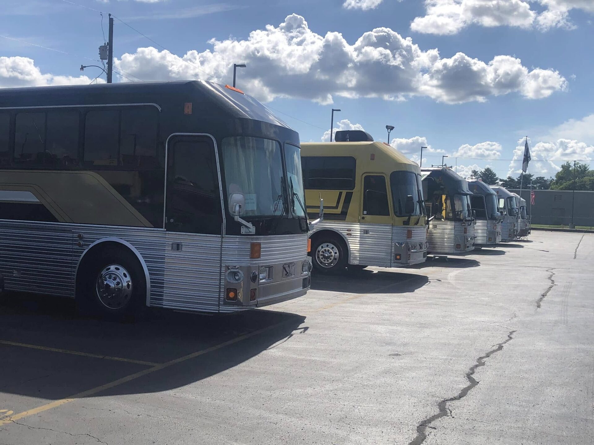 533020803_9843519012416944_3283207641457508599_n The EaglePalooza Rally 2025 in Gallatin, Tennessee - bus conversion photo