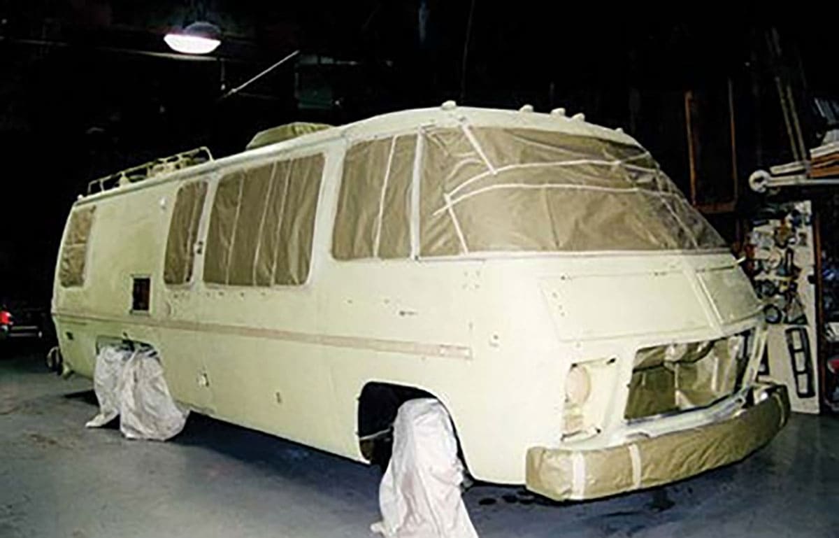 Goodbye Dina, Goodbye My Dreams - bus conversion photo