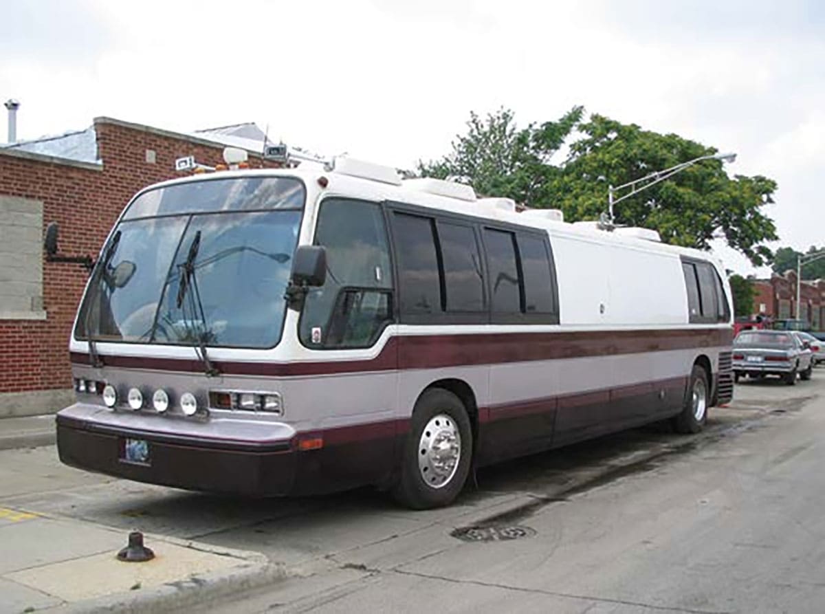 Goodbye Dina, Goodbye My Dreams - bus conversion photo