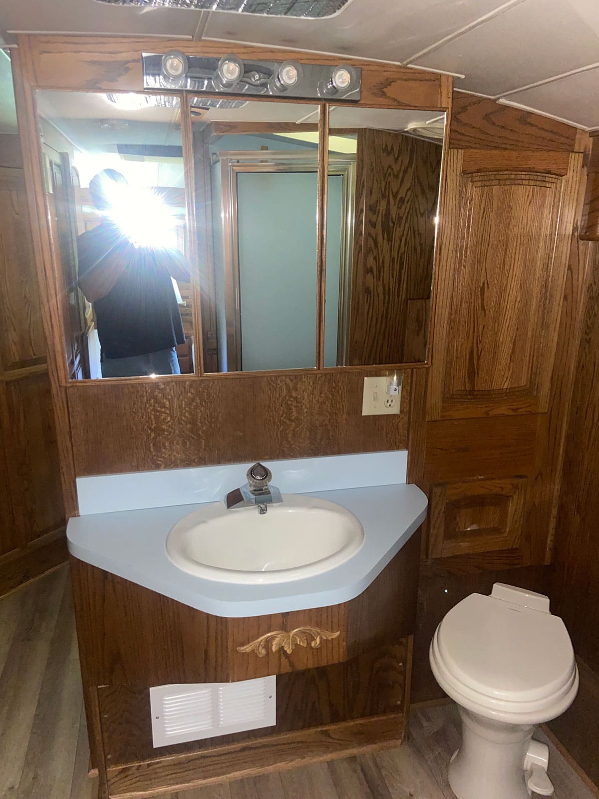 MCI 9 - Pawnee Coach-pic-10