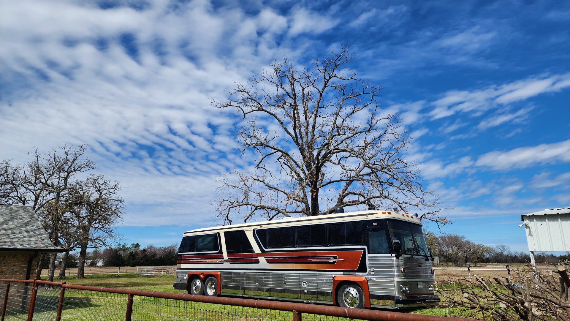 Mci Mc-9 Bus Conversion | BCM photo