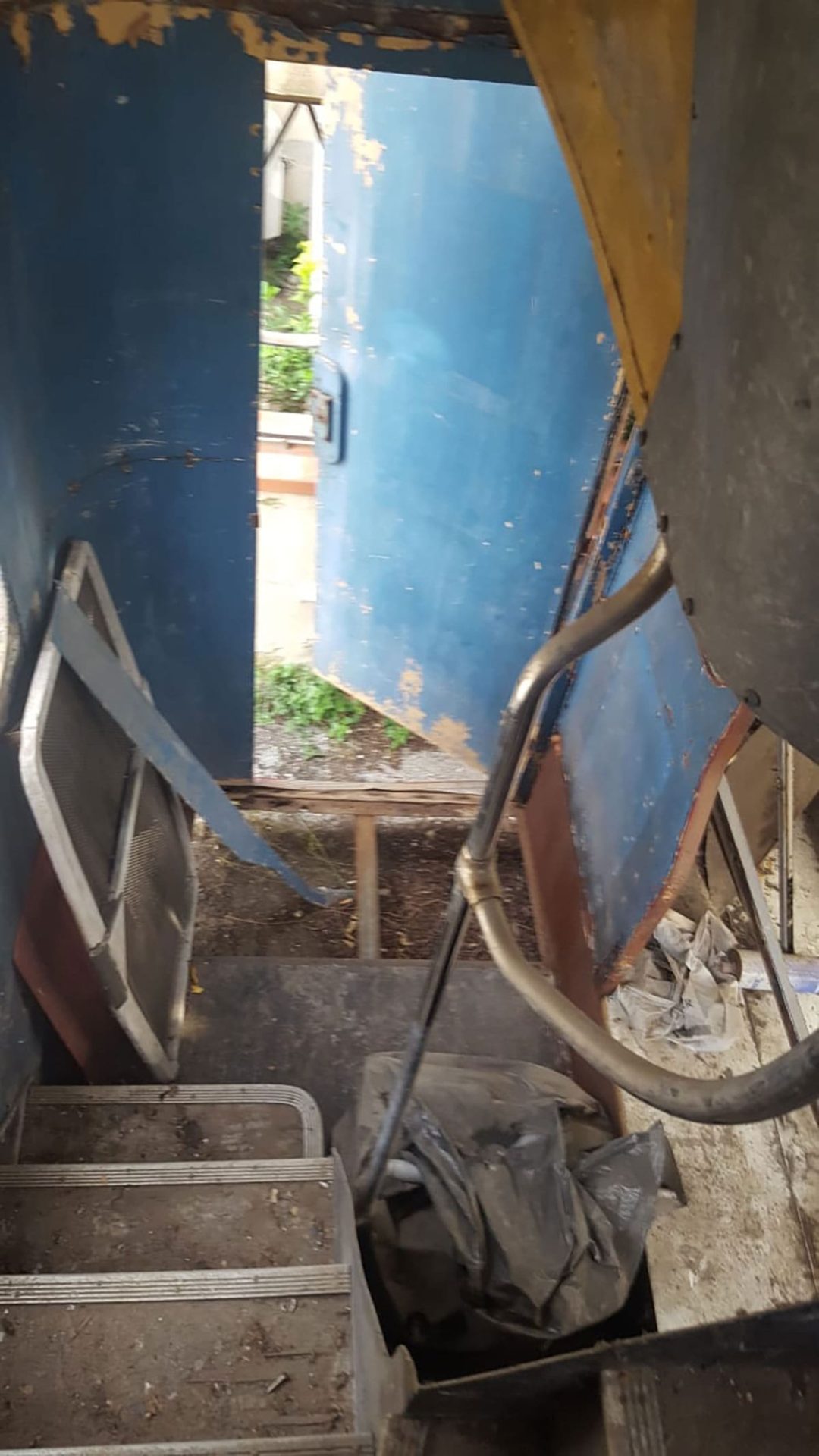 The Unbelievable Journey of a Double-Decker Bus Turned Vacation Retreat pic 5 The Unbelievable Journey of a Double-Decker Bus Turned Vacation Retreat - bus conversion photo