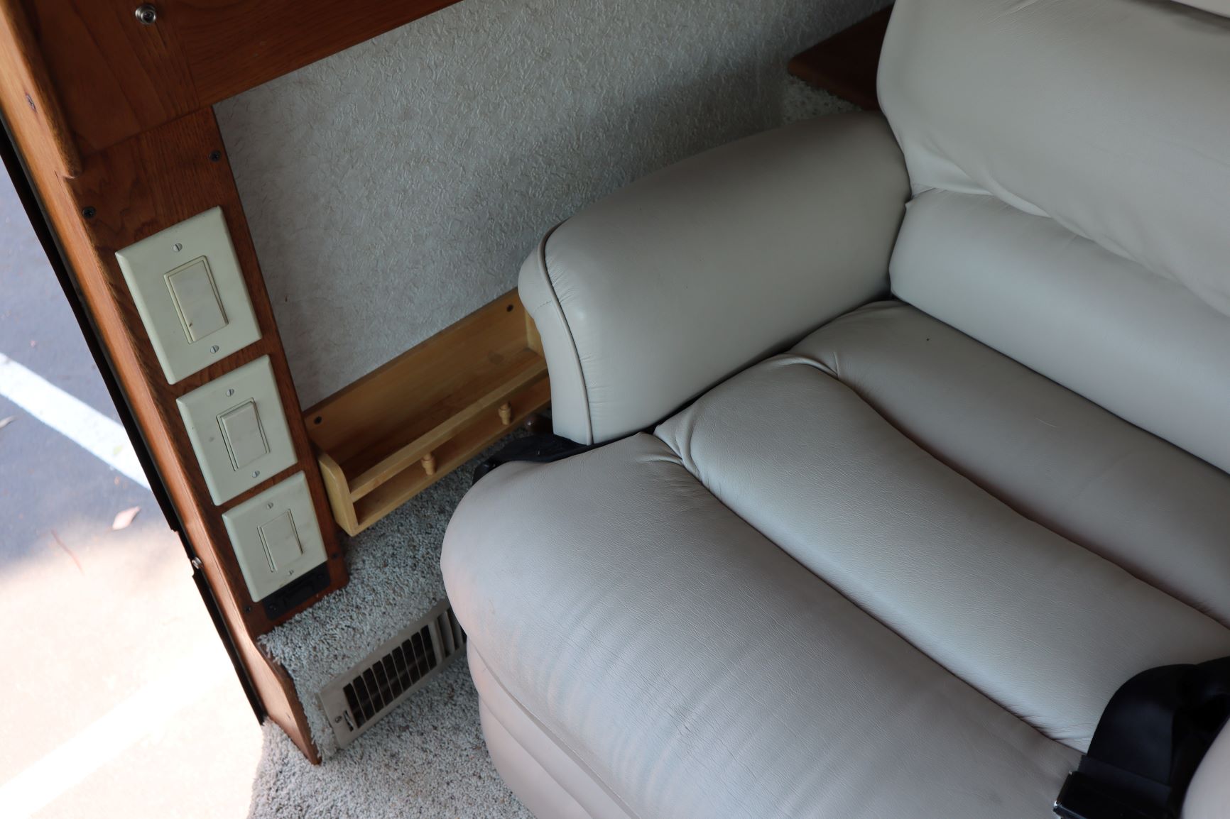 Windows in a Bus Conversion and/or Air Conditioning? - bus conversion photo