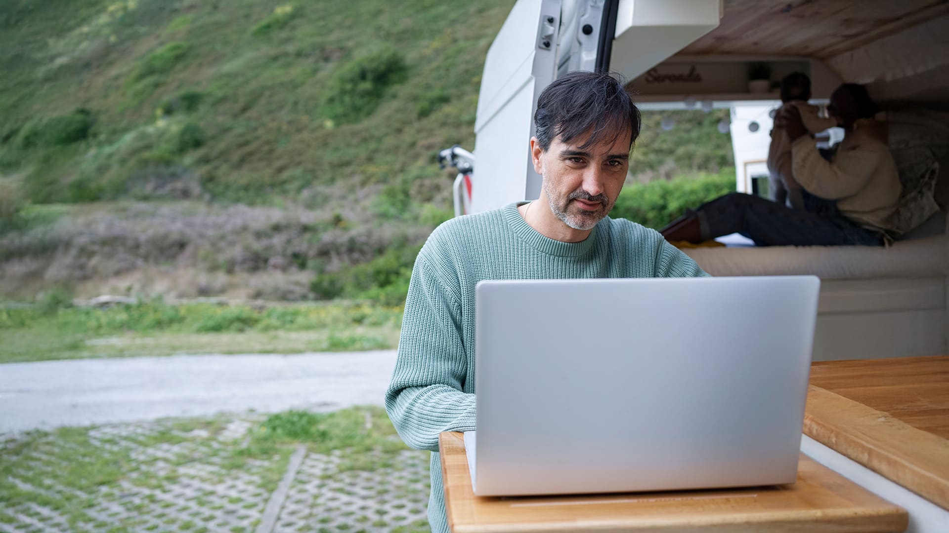 Essential Tips For Digital Nomads | BCM photo